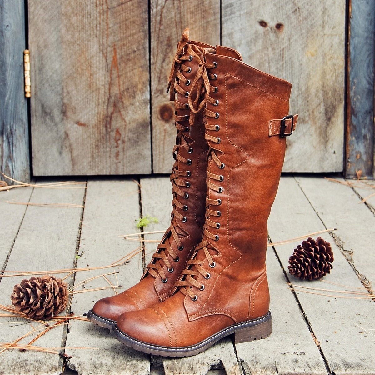 Bottes femme | Bottes hautes à lacets jusqu’au genou dans un style équestre classique