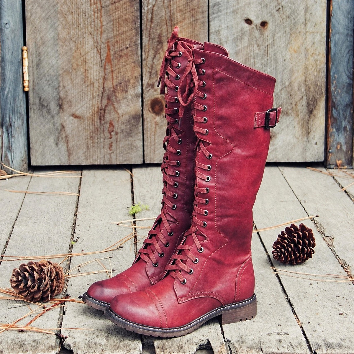 Bottes femme | Bottes hautes à lacets jusqu’au genou dans un style équestre classique