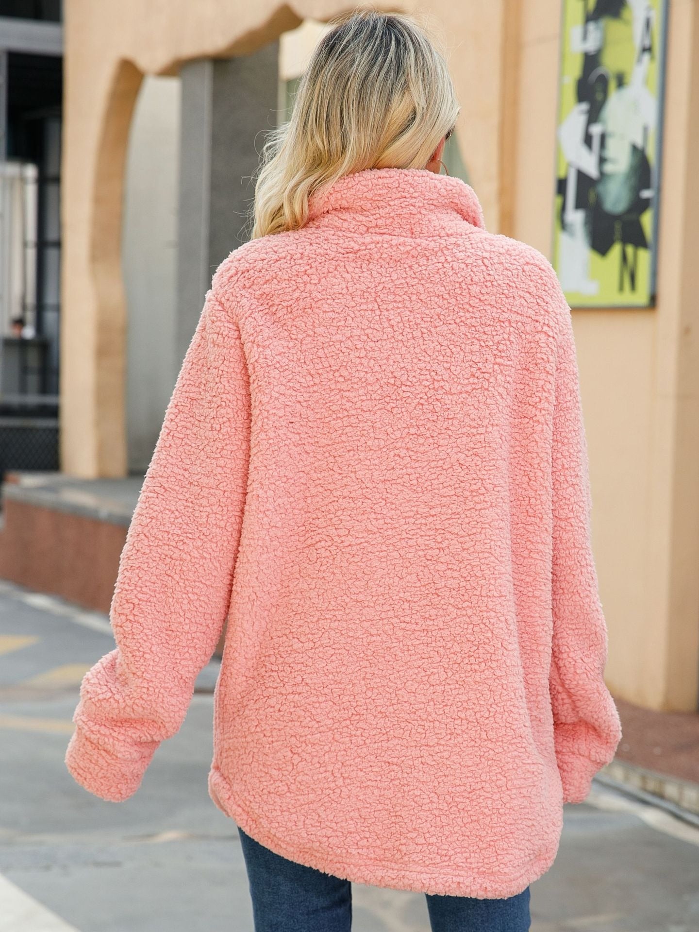 Eulalie | Shacket Femme Oversized en Teddy Plush avec Boutons et Poches Patche Longue