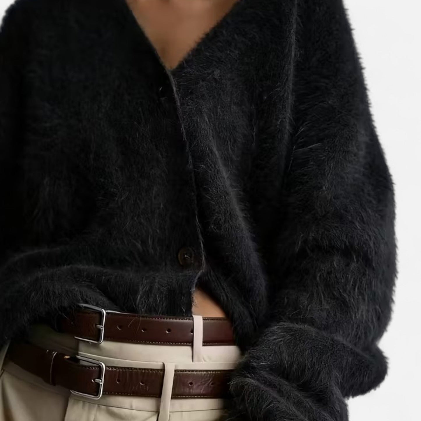 Soft V-Neck Cardigan Femme | Gilet Doux à Col V | Élégance Décontractée & Confort Quotidien