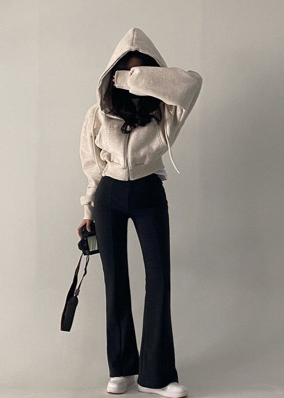 Veste à capuche courte pour femme avec fermeture à glissière – Moderne, Confortable & Polyvalente