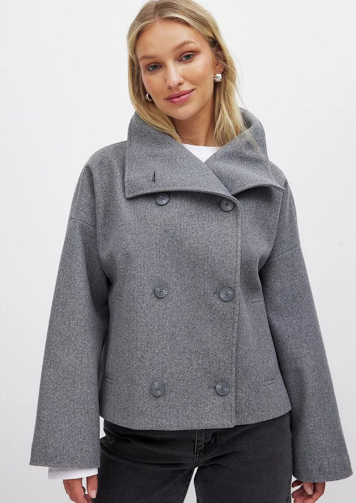 Veste de Mi-Saison pour Femme – Silhouette Moderne et Design Épuré